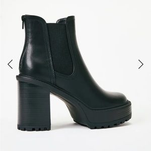 JustFab Chunky Black Platform Boots